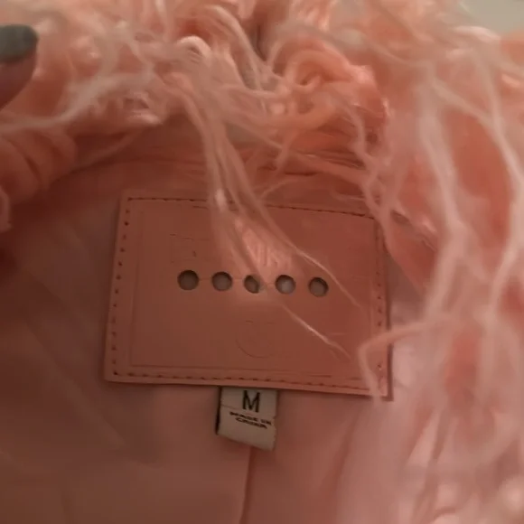 Faux fur open front shaggy cropped jacket - Picture 2 of 3